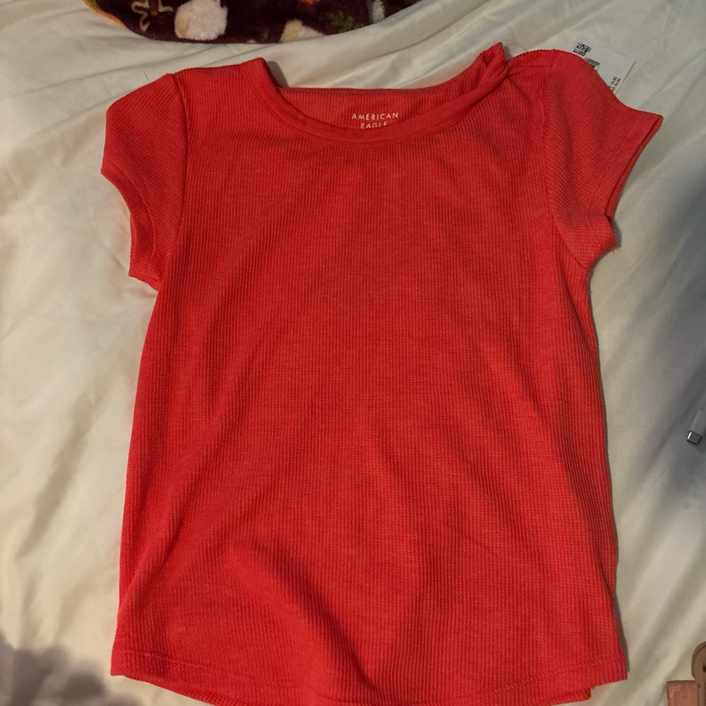 Coral ish red American eagle t shirt super cute and comfy  brand new with tag